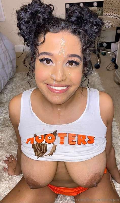 Does Hooters make you happy? 🥰