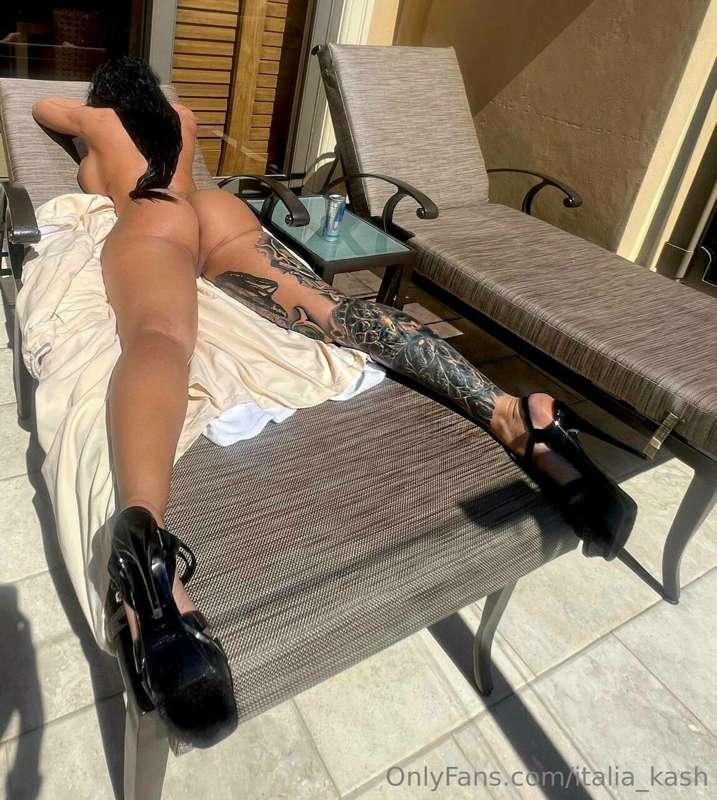 The sun kissed my booty... Now it's your turn!