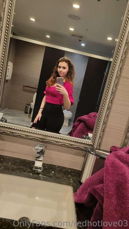 Hope everyone is having a happy Friday!!💕