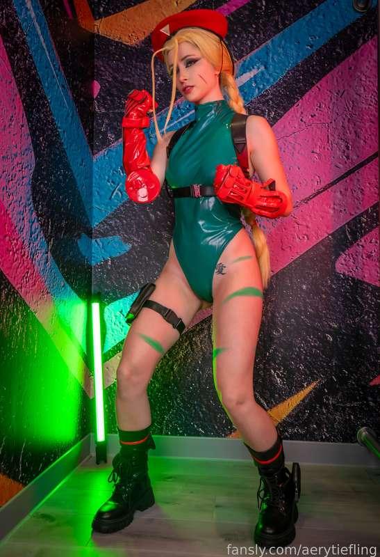 AH, my memories are coming back to me! 😳
Yes, I remember you! We've been in a similar situation before haven't we? 💚
Well why don't we trace back our steps... every single one? I wonder where they'll take us! 🥵💦💦

Come back tomorrow to see where this interaction leads to 👀

#cosplayergirl #cosplay #cammy #cammywhite #streetfighter #sf #leotard #videogames