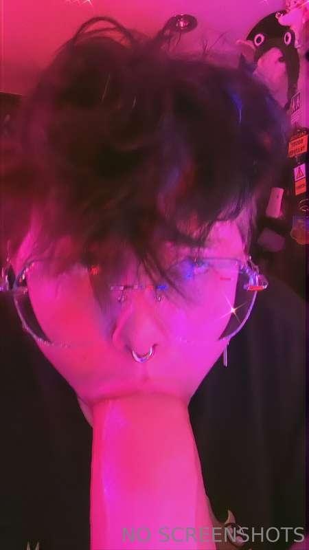 God I’m a goon for Dick 💦💦🌽🌽 I have a cock worshipping video..