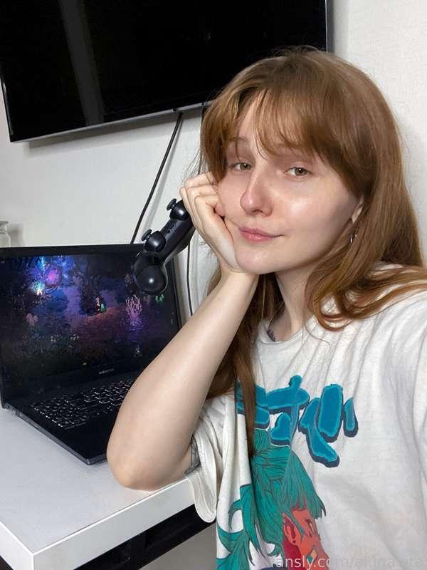I really like some computer games🎮 For example, I'm currently playing Hades II❤️‍🔥

What kind of games are you playing right now?💋

#redhead #longhair #cutie #slim #young #pretty #lifestyle #life #blog #fyp