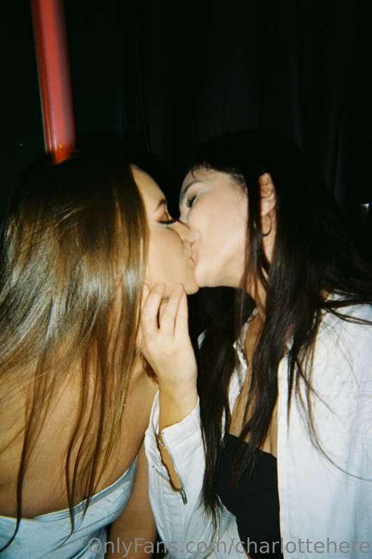 💋