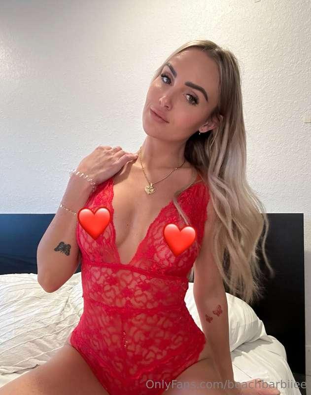 Have you seen my recent messages? 💗 These new sets are so ho..