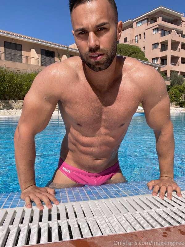 Pool day with me?💦💦