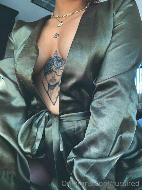 Amo estar en bata todo el día, es tan suave 🥰 but my tits ar..