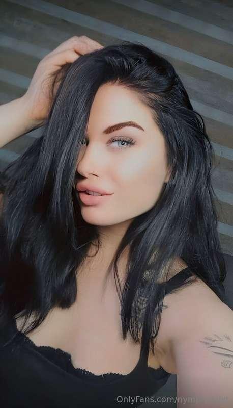 🔥𝗙𝗥𝗘𝗘 𝗢𝗡𝗟𝗬 𝗡𝗢𝗪🔥@marryswiss My @marryswiss warm, eager pussy ..