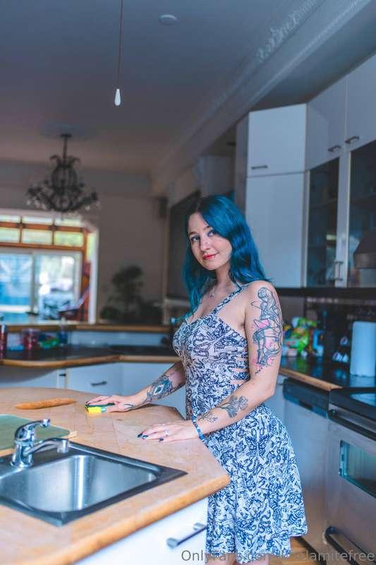 You cook, I clean, we fuck? :3