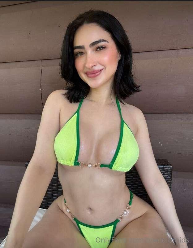 @jaixpetitefree Hot and playful Latina Jaileen is looking fo..