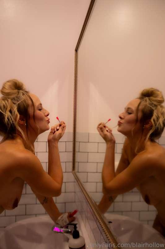 In between photo sets a while back 🍒