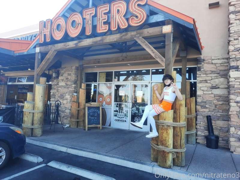 Hired at Hooters, even the girls welcomed us 🤭 @affchenthemo..