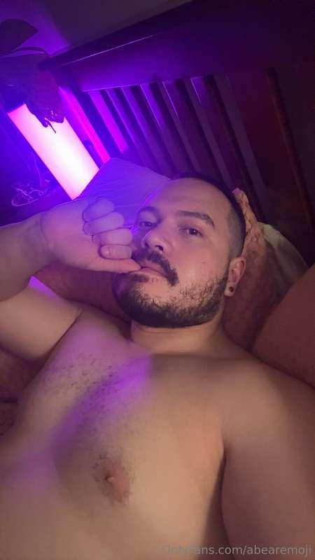 Hi, my nipple is here for you 👅 