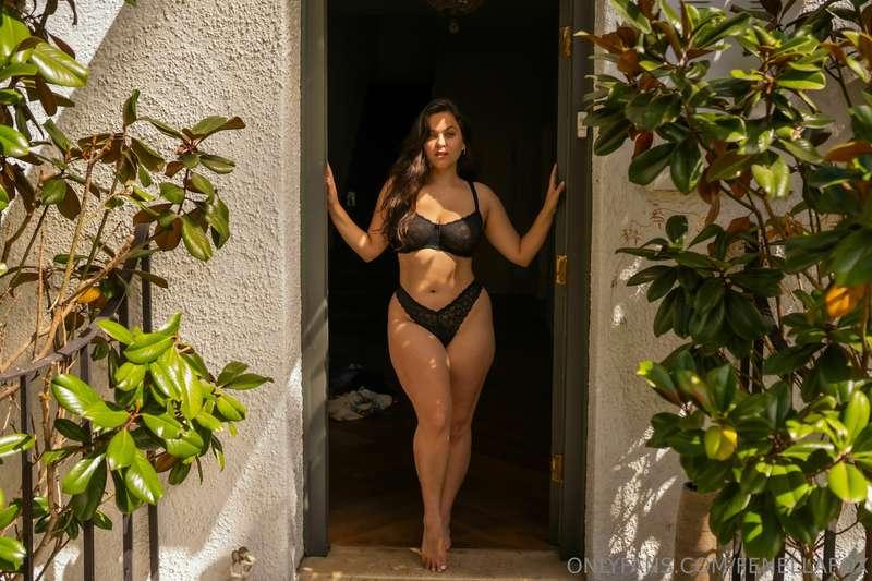 I’ve often dreamt of answering the door to a lover in linger..