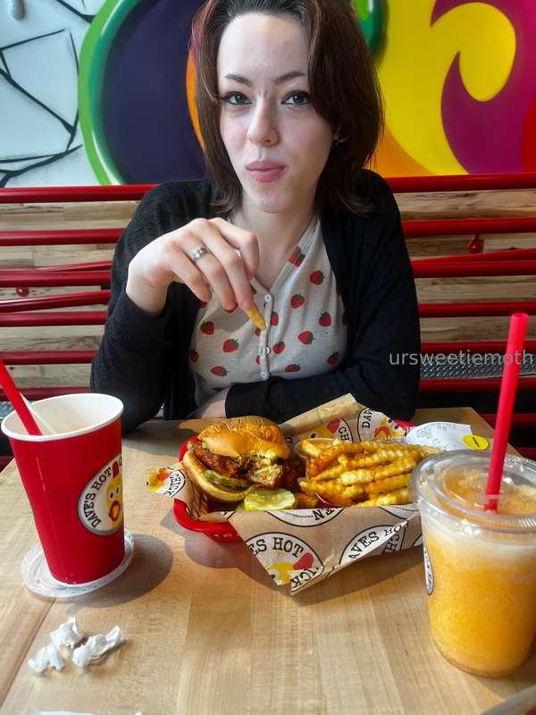 ursweetiemoth image #0