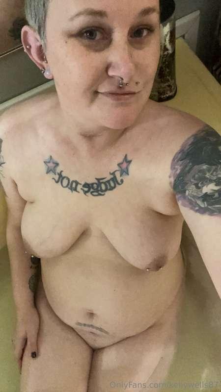 Time for a hot bath before bed!! Hope you have a fantastic w..