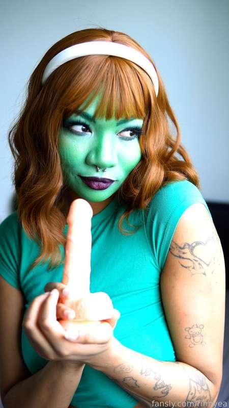 when i look this cute in a cosplay, it makes me want to pump my pussy harder and harder 💚💚
#ebony #egirl #braces #bigtits #spread #masturbation #femaleorgasm #pussyplay #dildo #horny