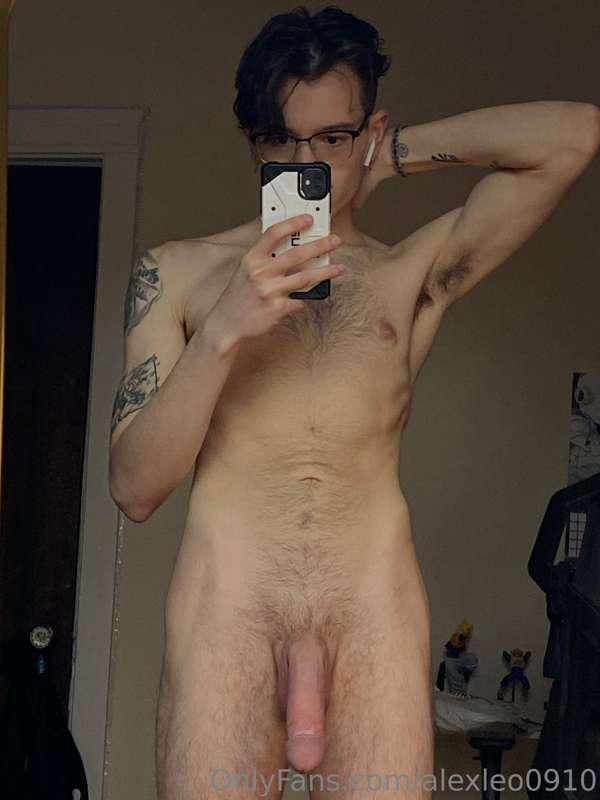 alexleo0910 image #1