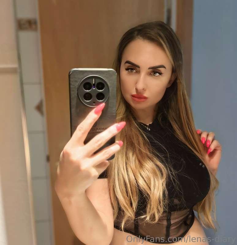 Just a few selfies 🔥