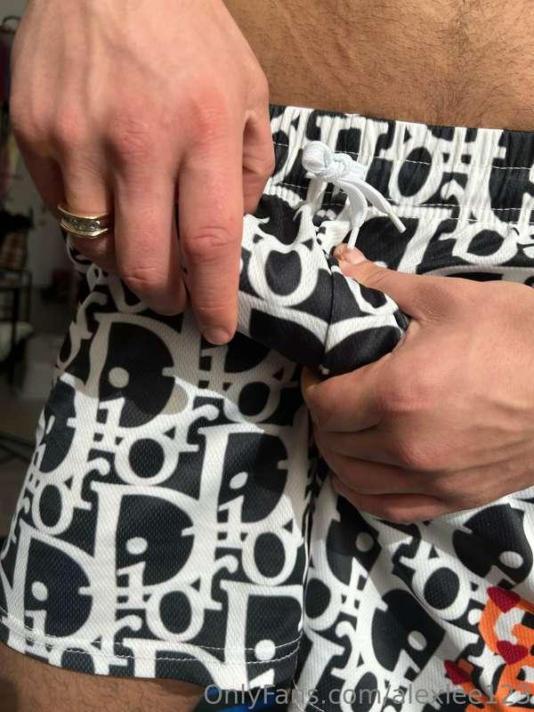 good morning guys n gals , hope you send me some fun customs..