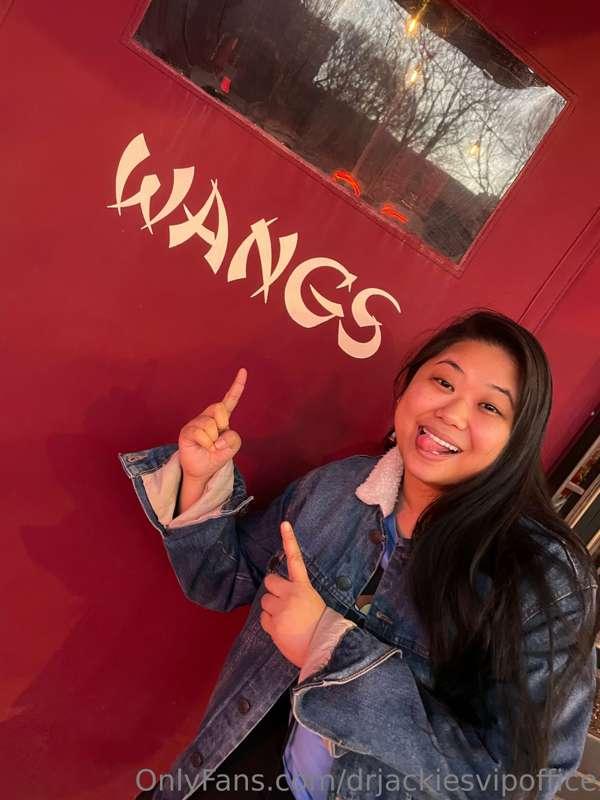 Got wangs? 😝 Tip this post with how many inches you got 😂