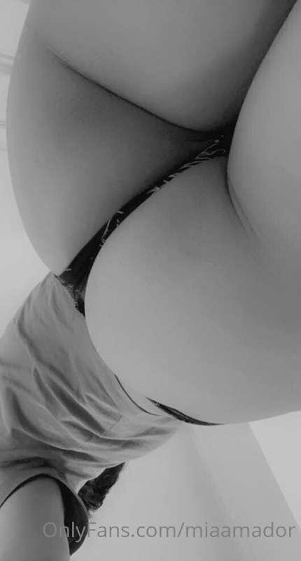 Can you help me remove my panties using your tongue? 😋