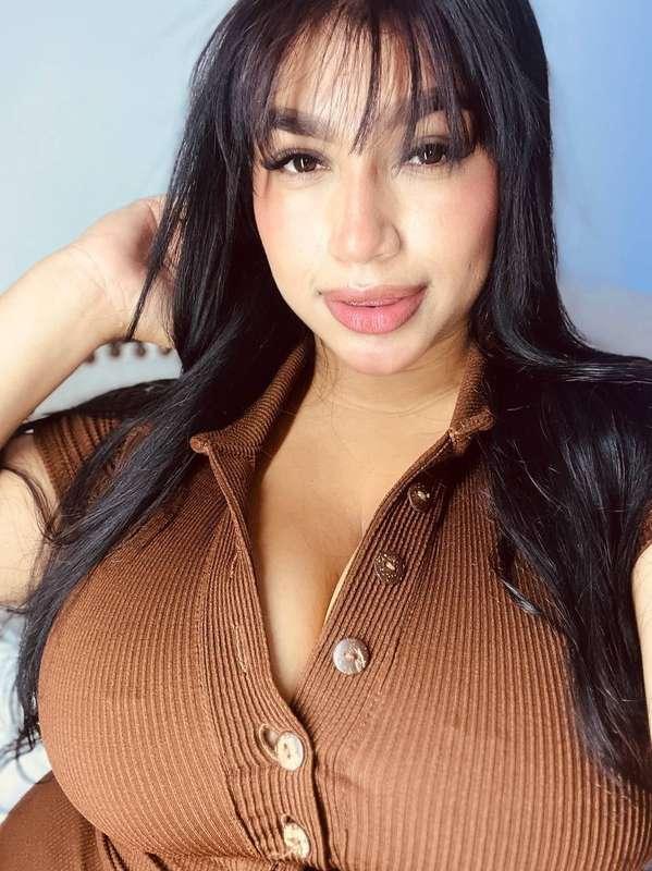 Tried to button all the way up...not happening...tittes to b..