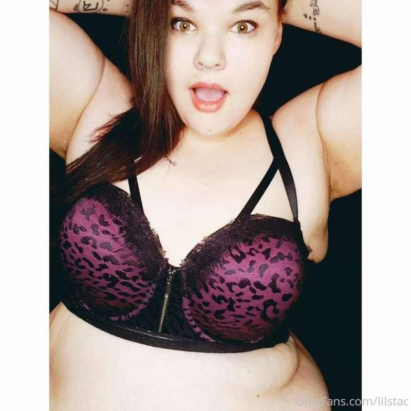 Go check out this babes page! 🥵
Thick and kinky?! Free and p..
