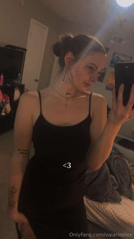 valarieelee image #0