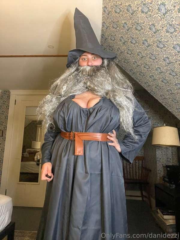 a very special post for u today ✨gandalf big naturals is cas..