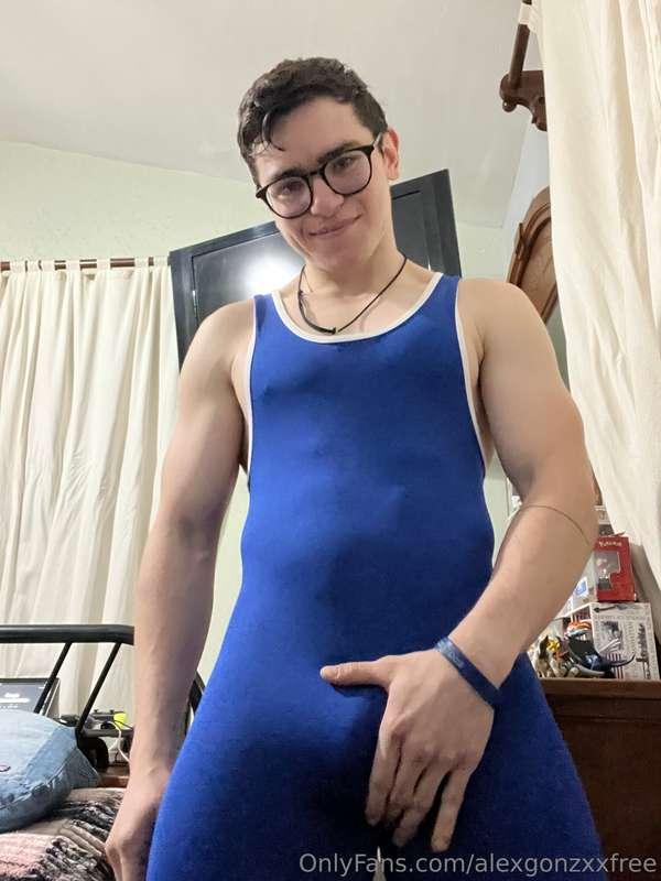 Do you want to see how I cum with this singlet? 😈/Quieres ve..