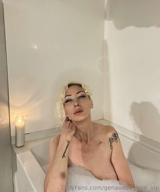 don’t worry, you can stare a little longer 😏