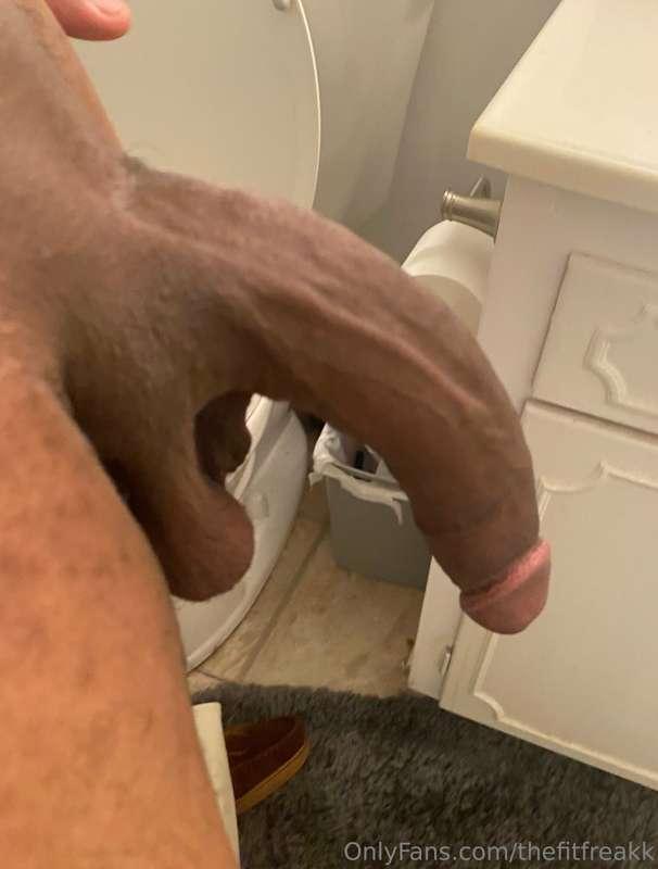 Such a yummy curved cock