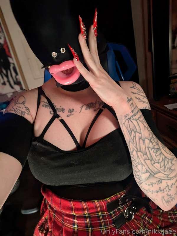 nikkijaee image #0