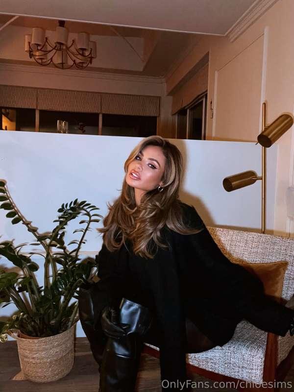 chloesims image #0