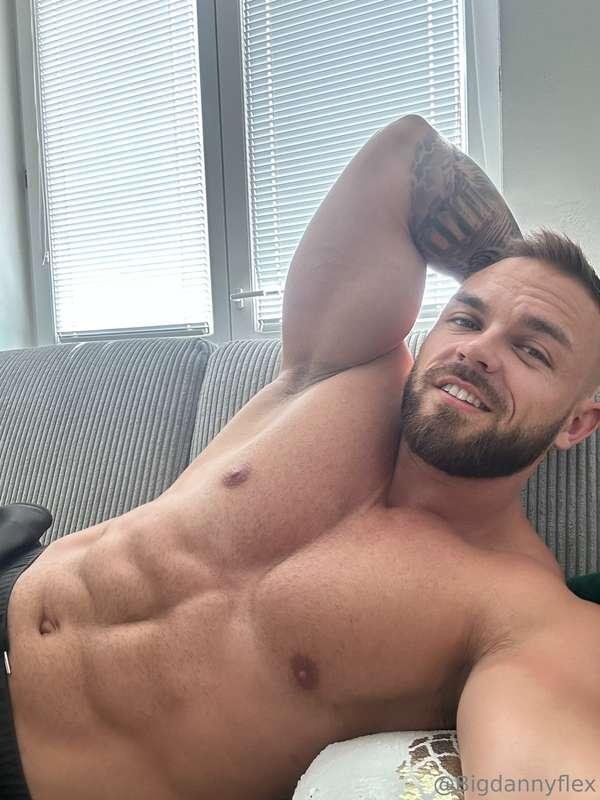 Today I plan stay at home, how about you? able to sext ? 😈