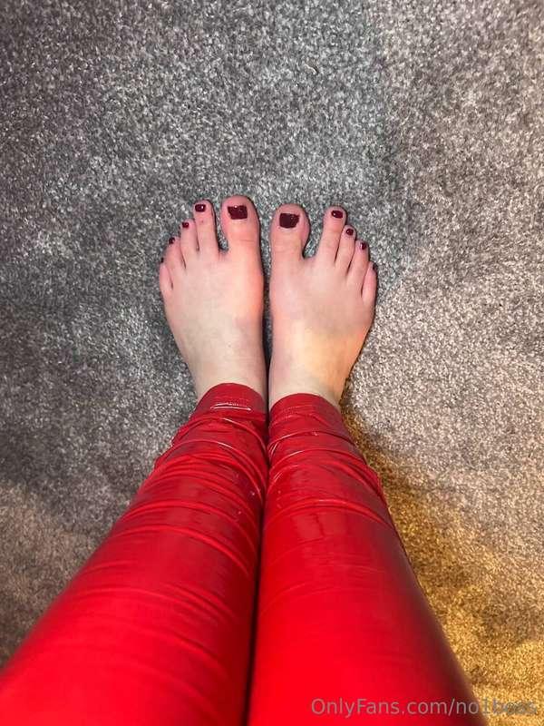 Ready to be under my feet? 👅