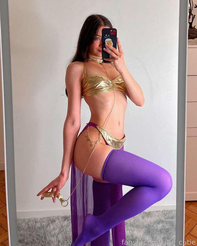 This outfit suits me sooo well 🥰 Should I film a vid in this one? ^^






#fyp #petite #sexy #skinny #cosplay #stockings #legs #tummy