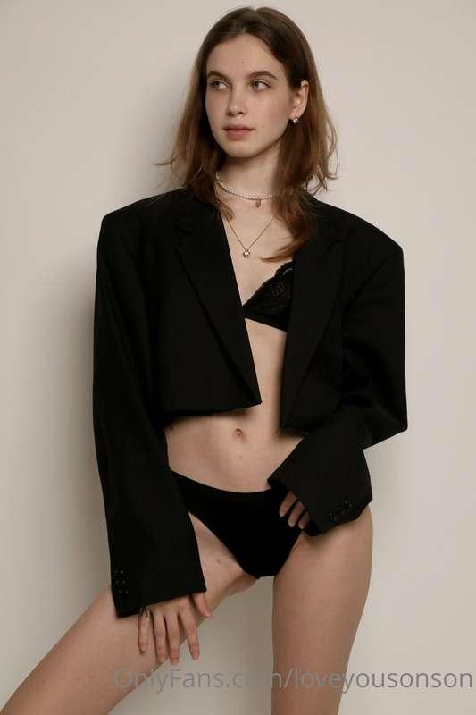 😽