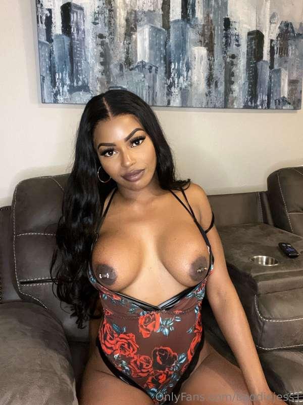 Let me be your toy daddy💗
