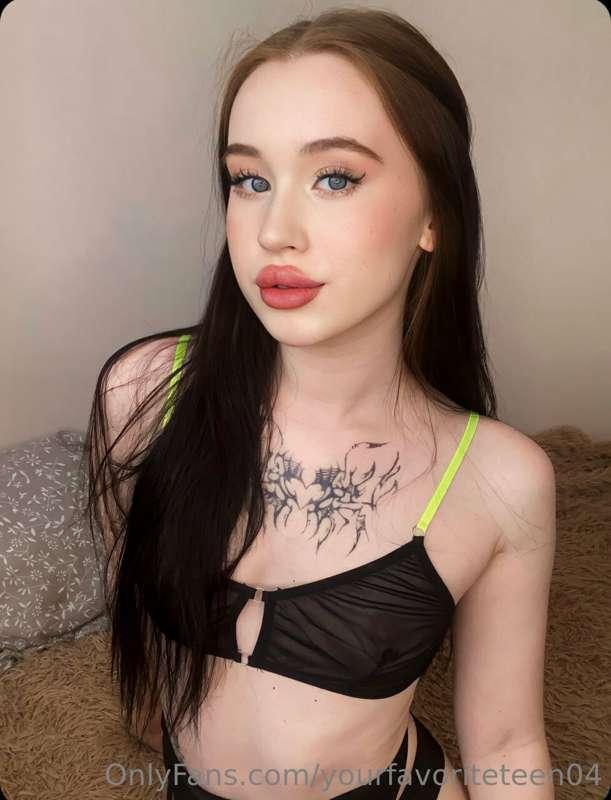 KINKY LITTLE SLUT @olya_coralova LOVES TO FILL HER HOLES🥵🥵🥵
..