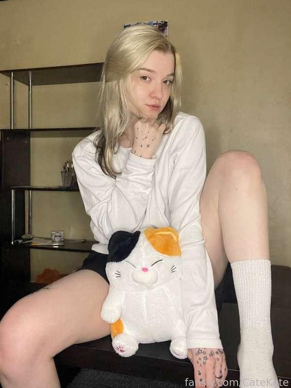 Look how cute my pussy is🐱


 #littlenips  #littleboobs  #smallboobs  #smalltitts #tattoo #blondie  #slim #skinny