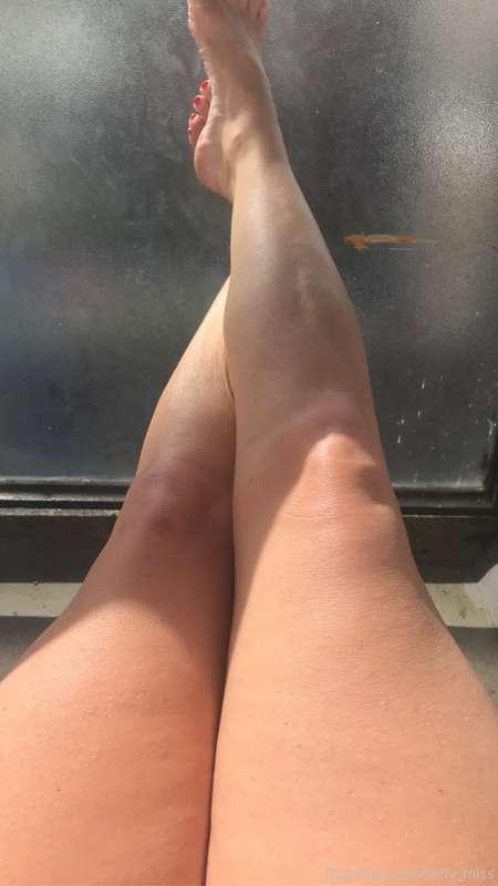 Getting all hit & bothered... keep sending your messages... ..