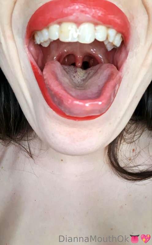 Enter my mouth... 😈🔥