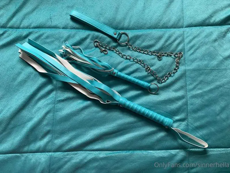 New toys in my favorite color!! 💙🤓
How should I use these on..