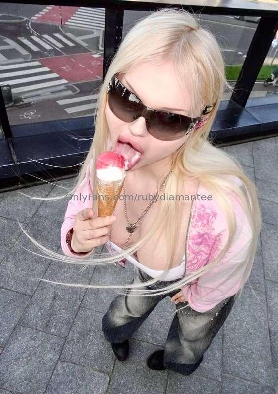 You like ice cream?😜🍦