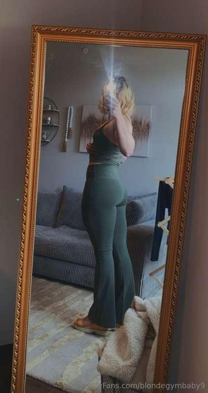 Feeling myself in every angle…especially this one 🍑🙂‍↕️