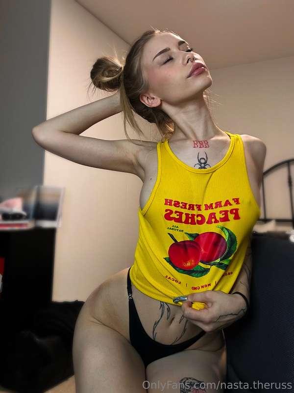 Když koukám na to triko tak mě napadá i lepší broskev 😋🍑