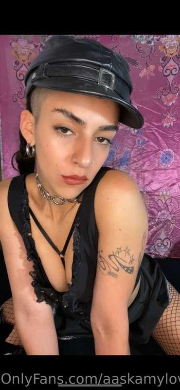 surrender to your goddess and give me what I deserve 🧎🏻 💸