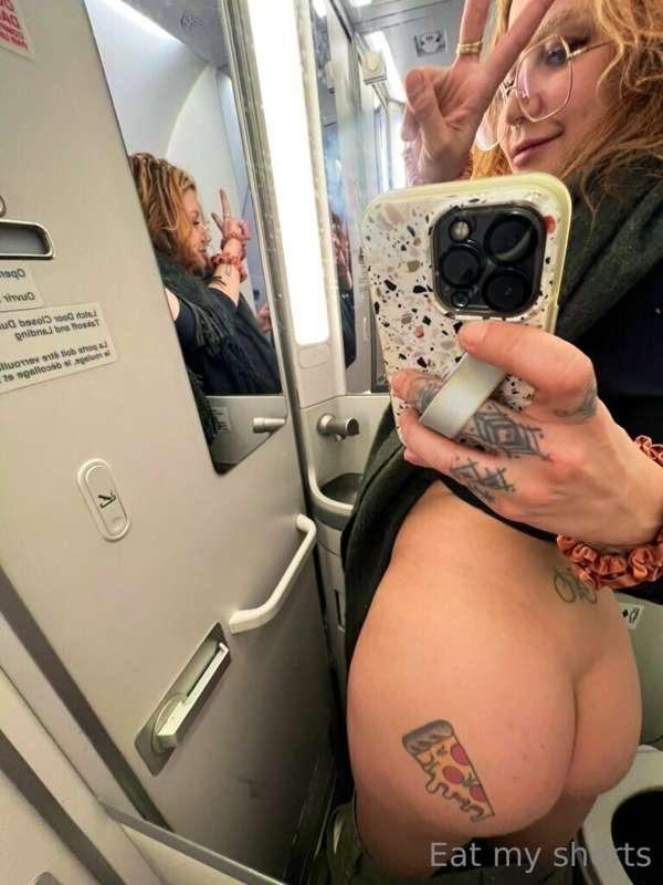 Had to take a selfie just before I landed in Winnipeg. 🫣