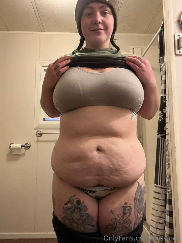 Alright I’m ready to start posting!! Now would you guys rath..